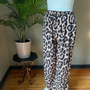 Leopard print relaxed-fit pants